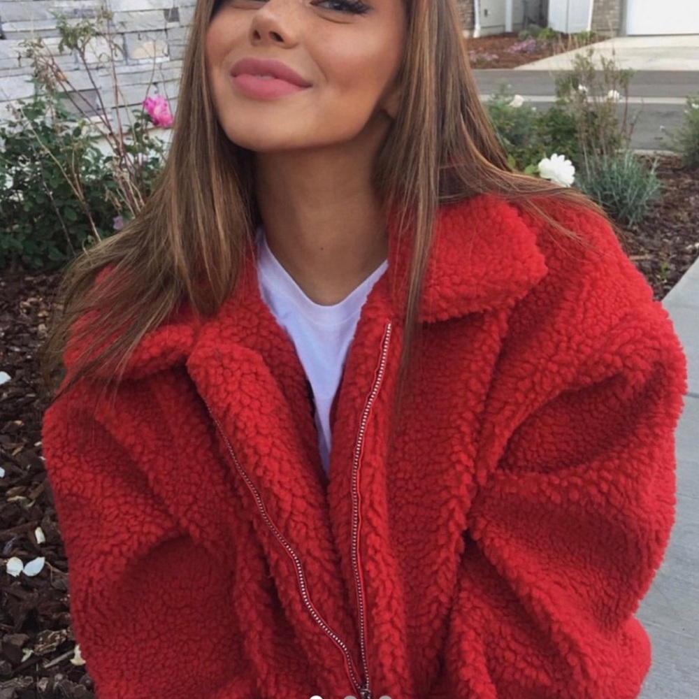 I. Am. Gia Pixie Oversized Teddy Coat Red size Medium Revolve $110 - Picture 5 of 16
